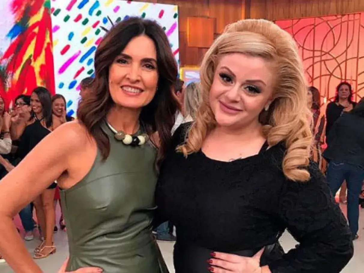 Stephanie Lii ao lado de Fátima Bernardes